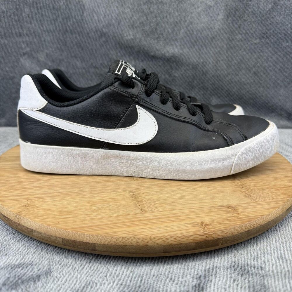 Nike Shoes Unisex Size 10 Black White Leather Low Top Sneakers AO2810-001